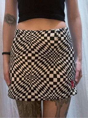Black and White Checkerboard Pattern Mini Skirt Vintage 90s/Y2K Trippy